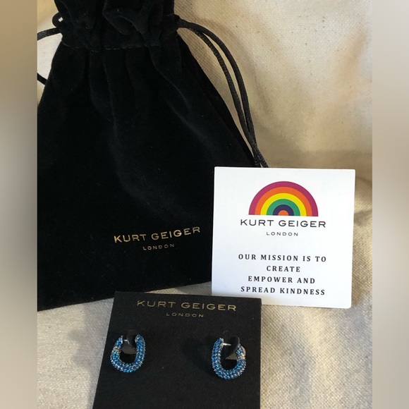 Kurt Geiger NWT & Bag Blue Crystal Pave Wave Huggie Earrings - Picture 2 of 9